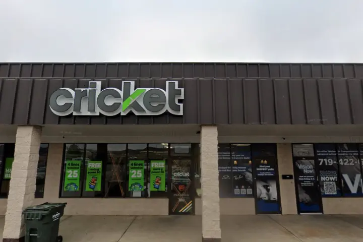 Cricket Wireless Authorized Retailer - 2118 Freedom Rd