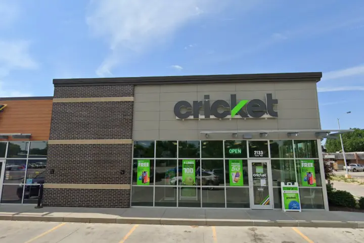 Cricket Wireless Authorized Retailer - 2133 W Broadway Ste 100