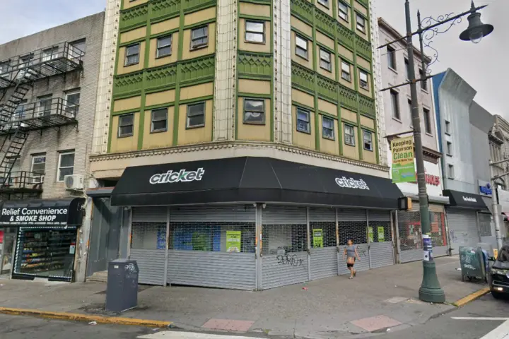 Cricket Wireless Authorized Retailer - 242 Main St