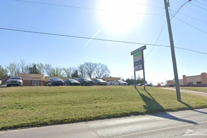 Cricket Wireless Authorized Retailer - 2510 N Summit St
