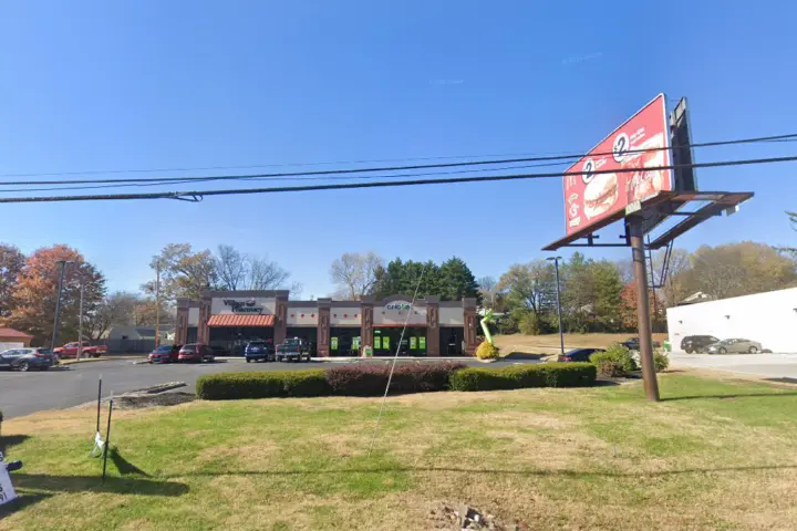 Cricket Wireless Authorized Retailer - 2543 E Broadway Ave