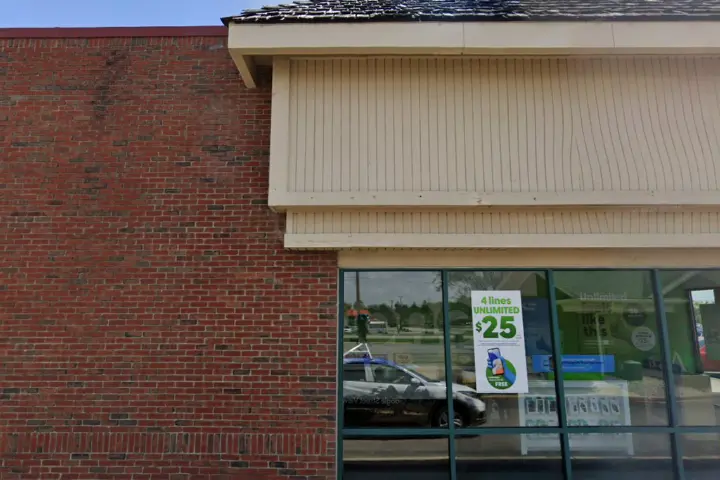 Cricket Wireless Authorized Retailer - 2610 Conner St