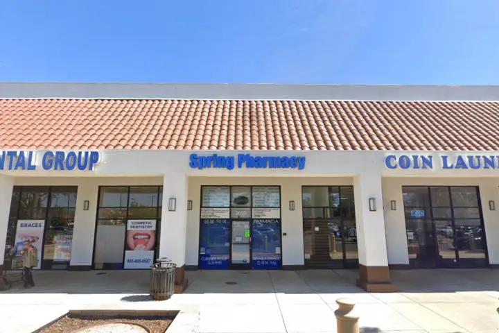 Cricket Wireless Authorized Retailer - 2620 E Vineyard Ave