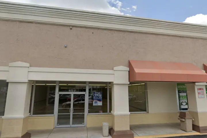 Cricket Wireless Authorized Retailer - 2646 Tamiami Trl E