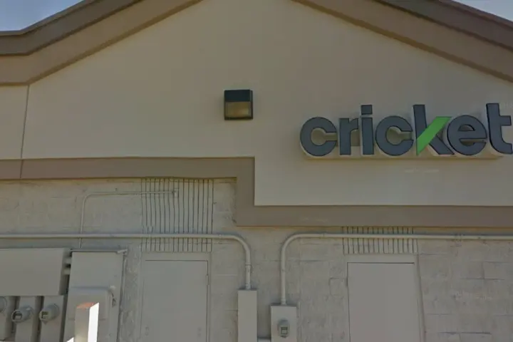 Cricket Wireless Authorized Retailer - 2722 11th Ave