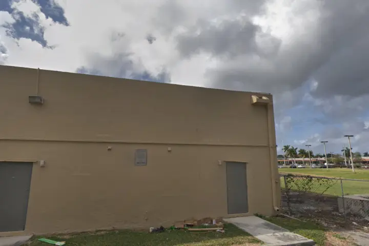 Cricket Wireless Authorized Retailer - 27301 S Dixie Hwy