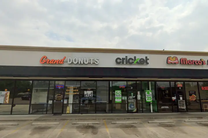Cricket Wireless Authorized Retailer - 2800 S Bagdad Rd Ste D