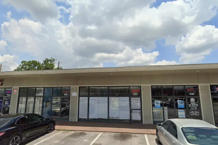 Cricket Wireless Authorized Retailer - 2823 Collingsworth St