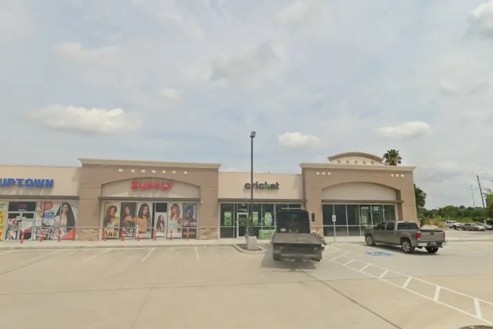 Cricket Wireless Authorized Retailer - 290 W Rankin Rd