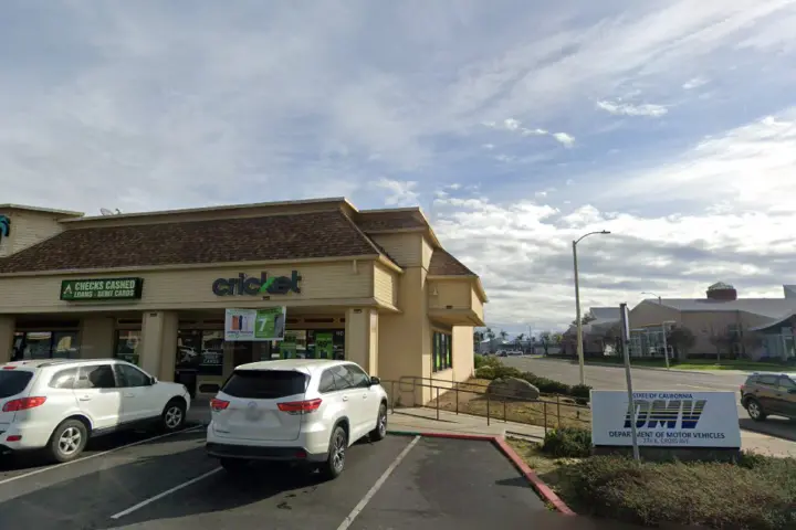 Cricket Wireless Authorized Retailer - 294 E Cross Ave