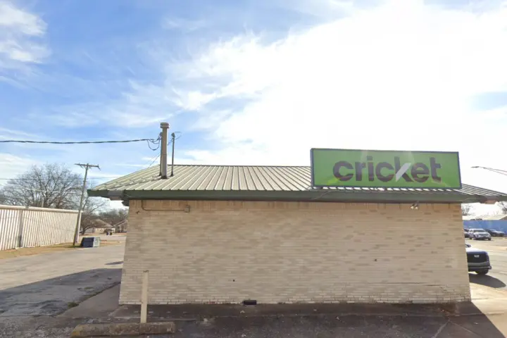 Cricket Wireless Authorized Retailer - 302 S Green Ave