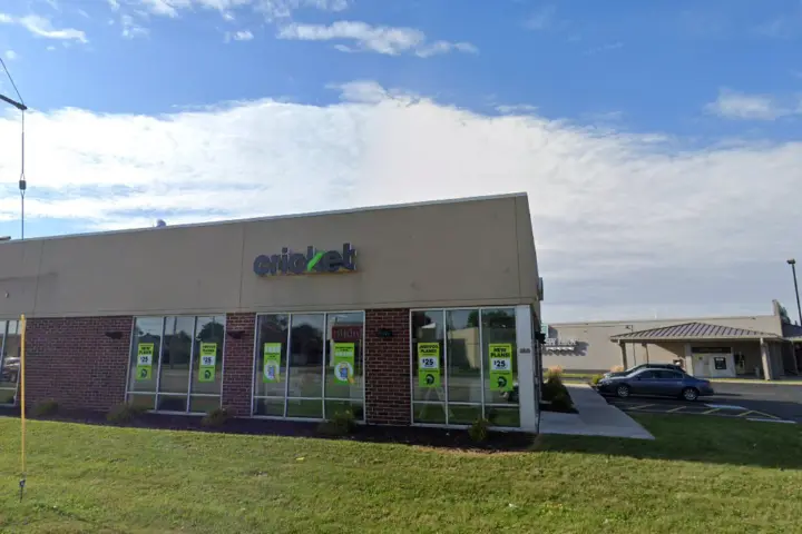 Cricket Wireless Authorized Retailer - 3110 Calumet Ave