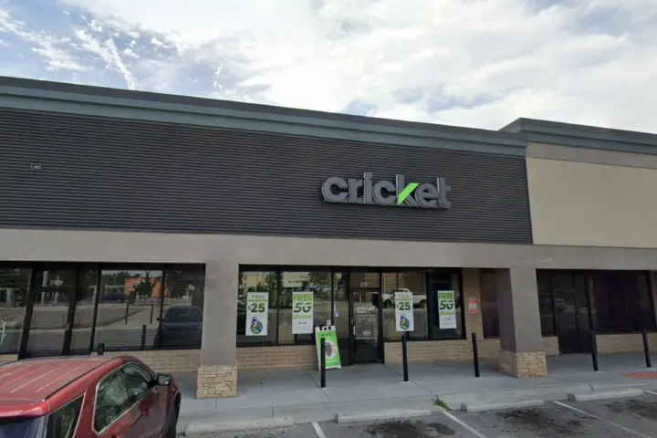 Cricket Wireless Authorized Retailer - 3111 Prospect Ave