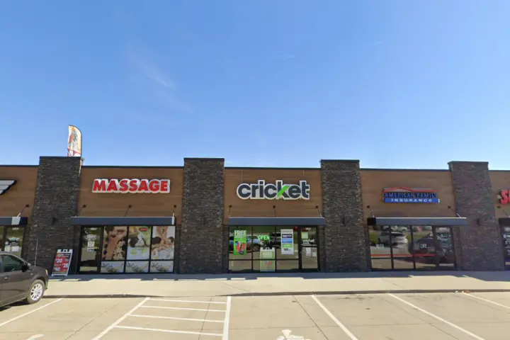Cricket Wireless Authorized Retailer - 3128 Floyd Blvd