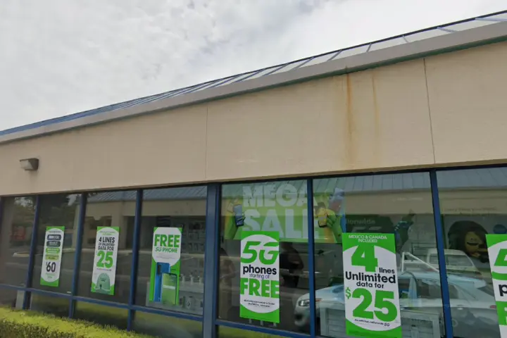 Cricket Wireless Authorized Retailer - 3191 W Shaw Ave Ste A