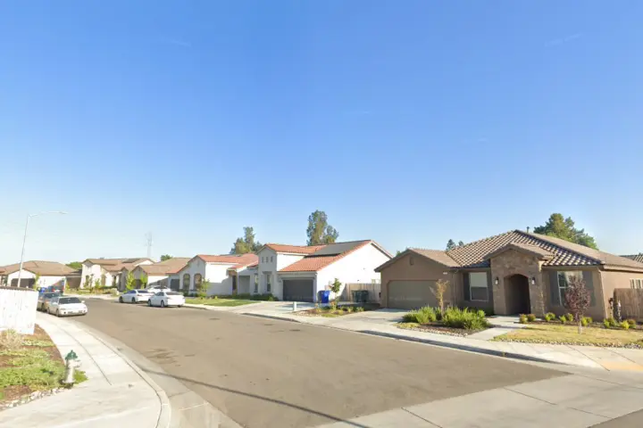 Cricket Wireless Authorized Retailer - 3250 E Tulare St