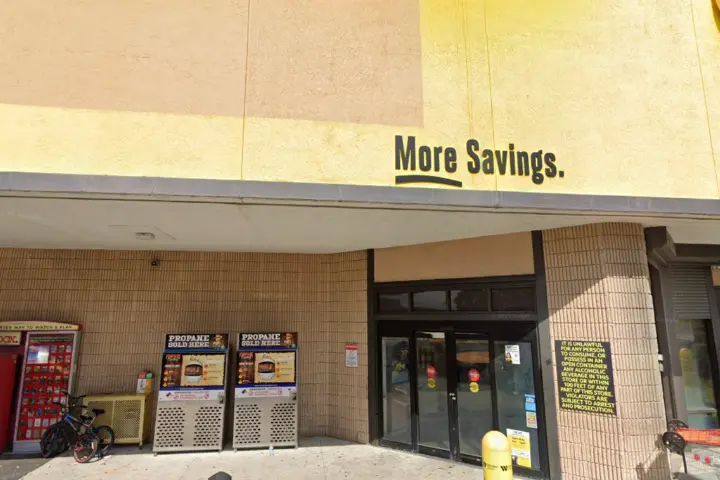 Cricket Wireless Authorized Retailer - 3401 NW 18th Ave # 6