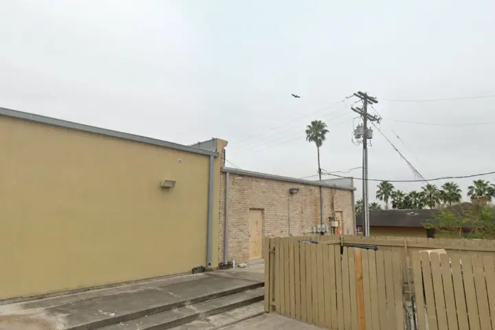 Cricket Wireless Authorized Retailer - 3408 E Main Ave Ste C