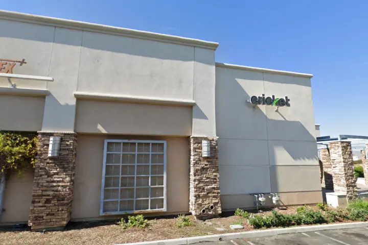 Cricket Wireless Authorized Retailer - 3511 W Stetson Ave
