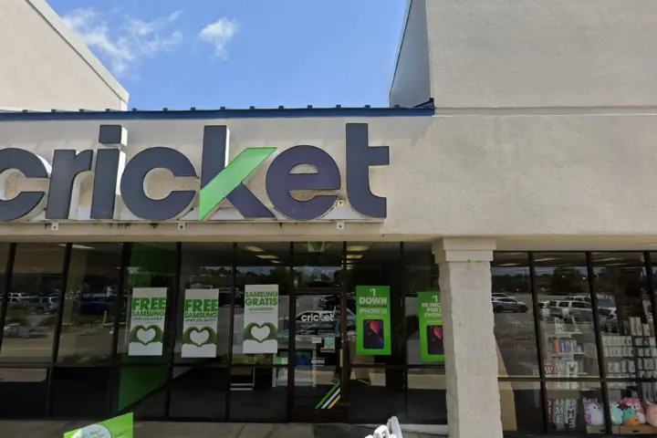 Cricket Wireless Authorized Retailer - 352 S College Rd Ste 20