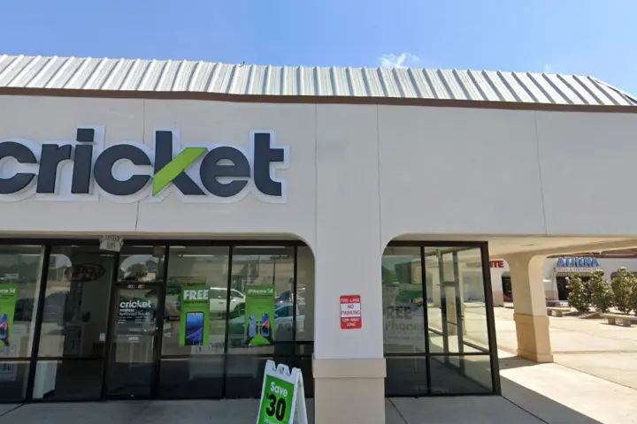 Cricket Wireless Authorized Retailer - 3537 Ambassador Caffery Ste E