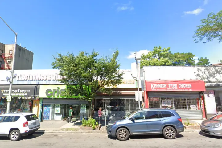 Cricket Wireless Authorized Retailer - 369 S Broadway Ave.