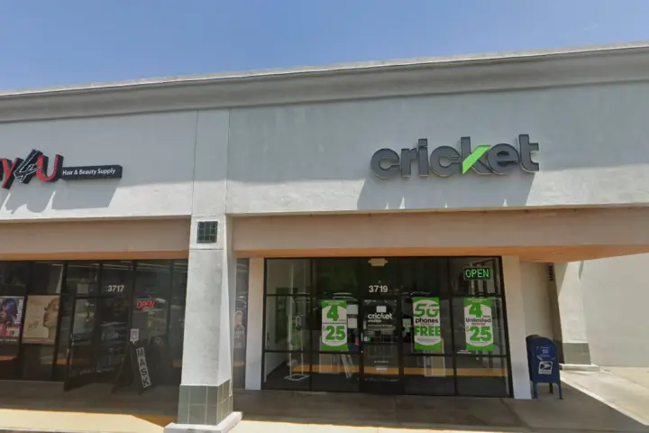 Cricket Wireless Authorized Retailer - 3719 E South St