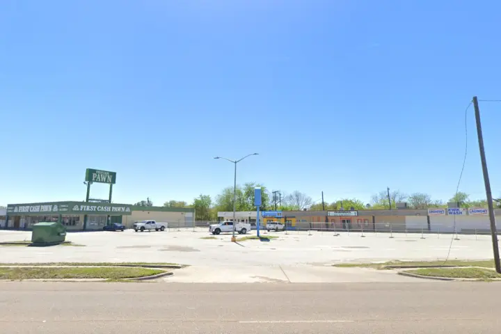Cricket Wireless Authorized Retailer - 3781 Leopard St