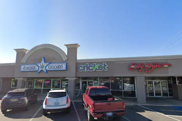 Cricket Wireless Authorized Retailer - 3935 N MacArthur Blvd