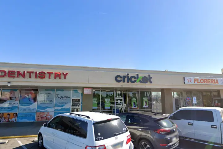 Cricket Wireless Authorized Retailer - 4015 N 75th Ave
