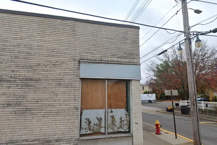 Cricket Wireless Authorized Retailer - 41 Ferry St Ent Unit