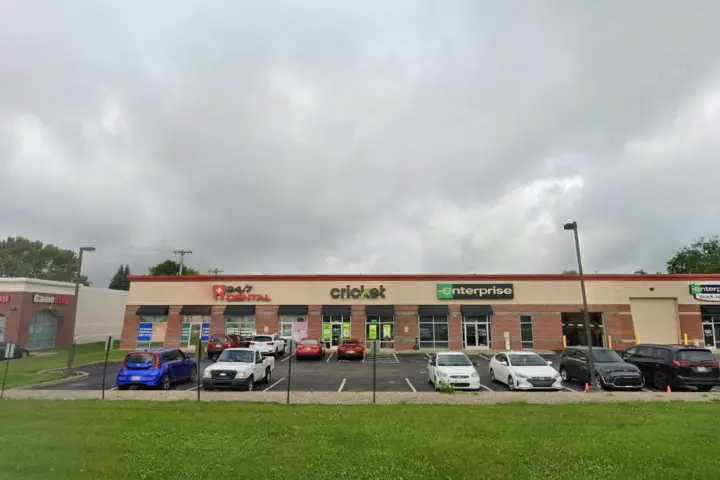 Cricket Wireless Authorized Retailer - 4135 S Scatterfield Rd