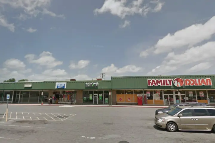 Cricket Wireless Authorized Retailer - 4145 E Broadway St