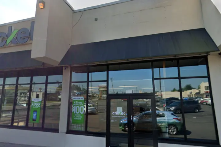 Cricket Wireless Authorized Retailer - 4181 N Main St # 5