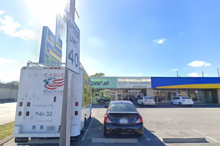 Cricket Wireless Authorized Retailer - 4248 Park Blvd N