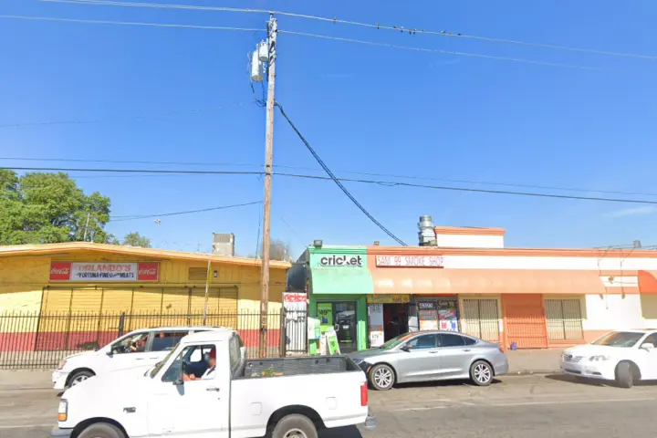 Cricket Wireless Authorized Retailer - 4323 E Main St Ste B