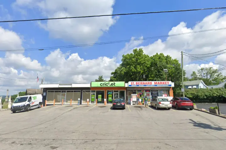 Cricket Wireless Authorized Retailer - 4429 Vine St