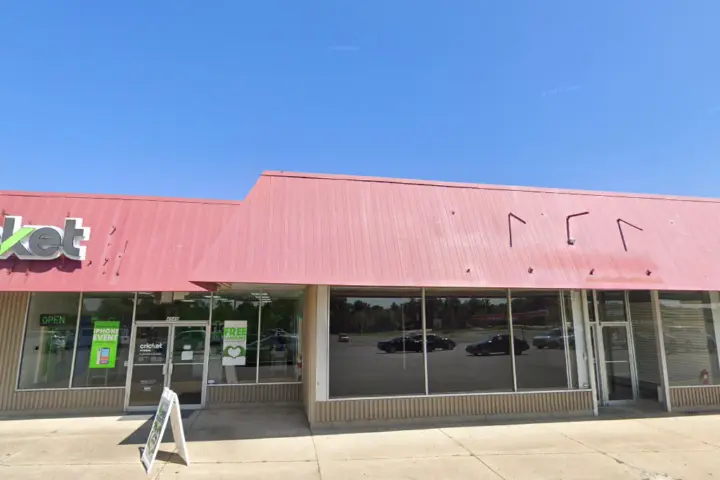 Cricket Wireless Authorized Retailer - 4545 Roosevelt Blvd