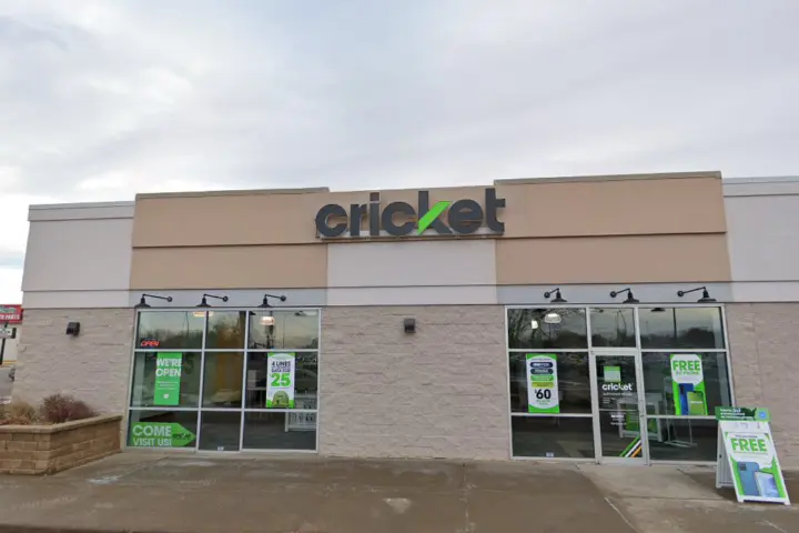 Cricket Wireless Authorized Retailer - 4611 E Arrowhead Pkwy Ste 2