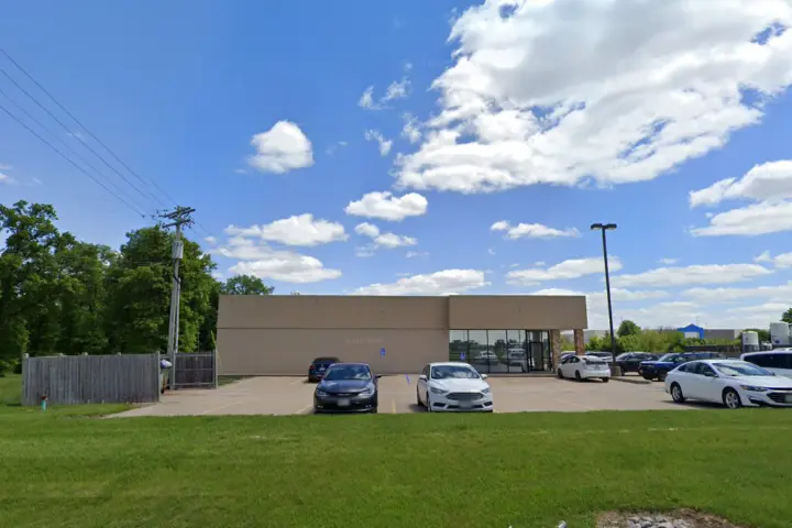 Cricket Wireless Authorized Retailer - 4690C S Clark St