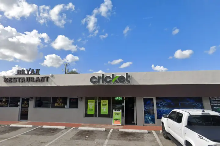 Cricket Wireless Authorized Retailer - 470 E 4th Ave