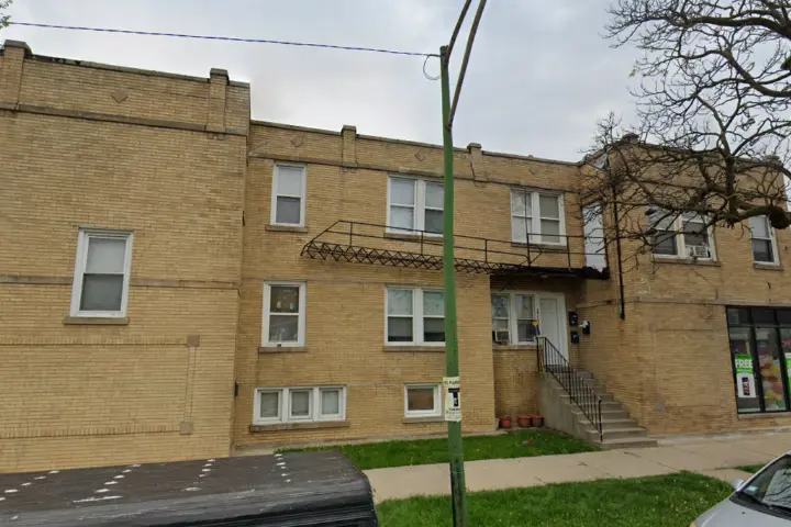 Cricket Wireless Authorized Retailer - 4701 W Diversey Ave