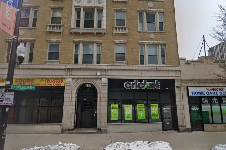 Cricket Wireless Authorized Retailer - 4828 N Sheridan Rd