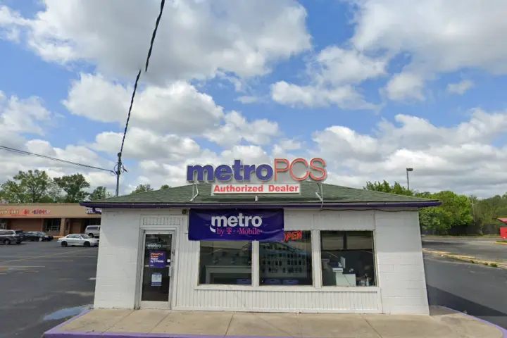 Cricket Wireless Authorized Retailer - 4920 Poplar Level Rd