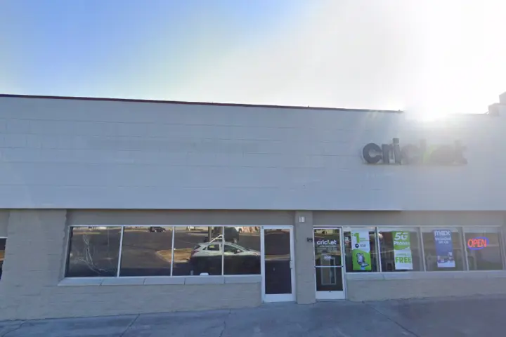 Cricket Wireless Authorized Retailer - 4950 Clinton Hwy