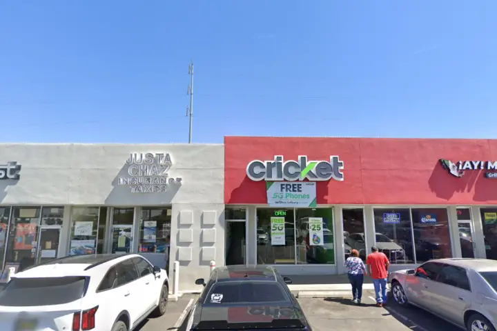 Cricket Wireless Authorized Retailer - 5011 Menaul Blvd NE