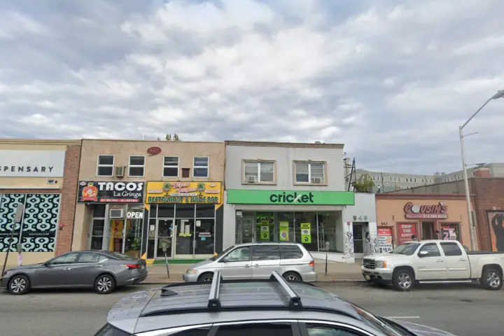 Cricket Wireless Authorized Retailer - 545 Bloomfield Ave Fl 1