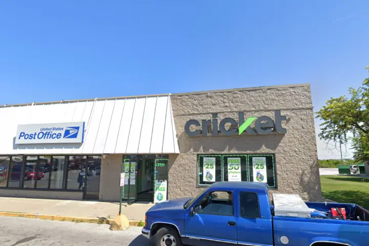 Cricket Wireless Authorized Retailer - 555 E Manhattan Blvd