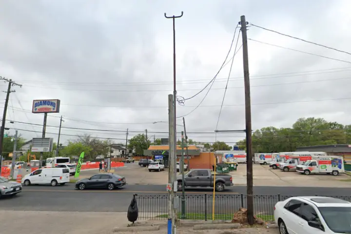 Cricket Wireless Authorized Retailer - 5618 Manor Rd