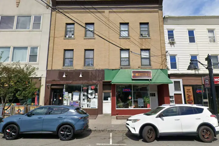 Cricket Wireless Authorized Retailer - 57 E Blackwell St